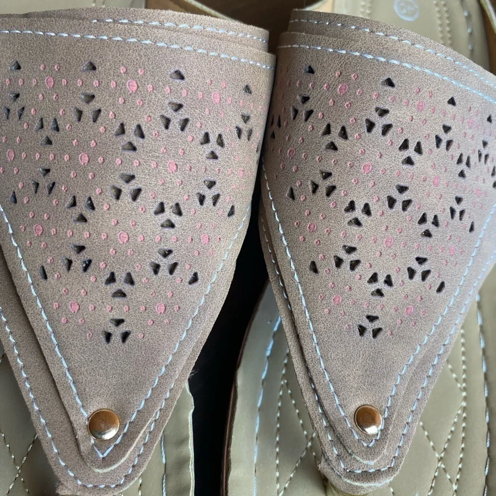 Woman’s size (40) wedge sandals brown & pink vegan leather NWOT